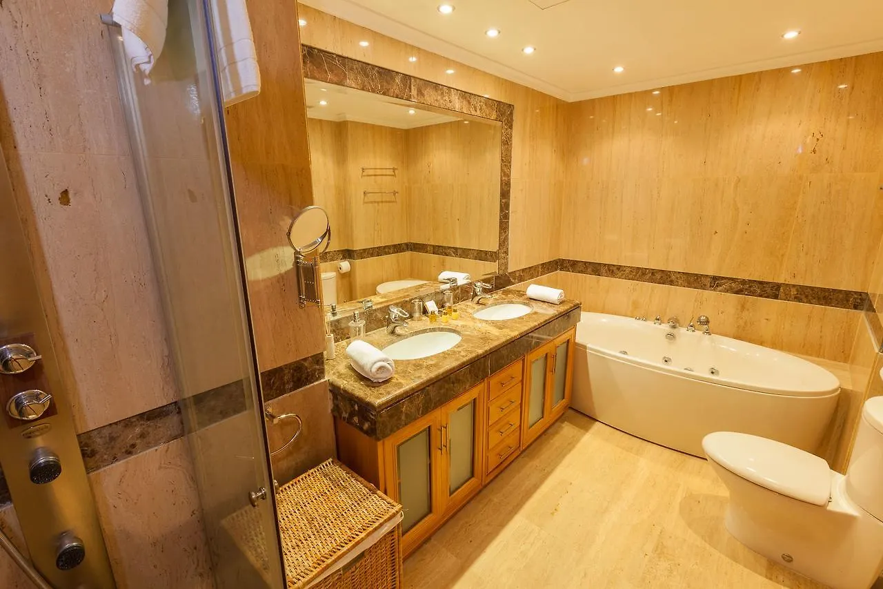 Puerto Banus Getaway Giant Heated Pool And Gym شقة